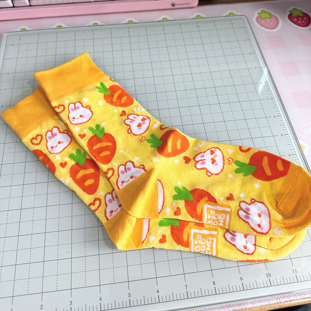 Springtime Carrots - Crew Socks